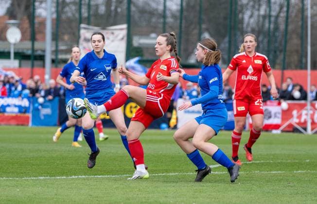 Soccer, Women, Season 2023 2024, BFV Pokal Polytan Pokal Quarterfinals , 1 FC Union Berlin Hertha BSC, f l Clara Dreher Hertha BSC , Lisa Heiseler 1 Women 1 FC Union , Ronja Borchmeyer Hertha BSC , 03 03 2024, Copyright: xMatthiasxKochx