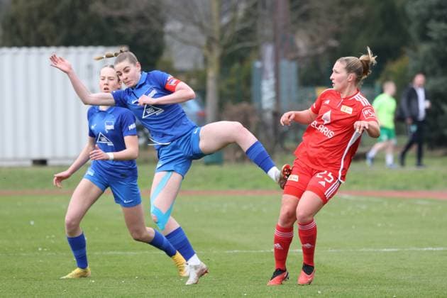 DEU, Pokal, 1FC Union vs Hertha BSC Frauen, 03 03 2024, Fritz Lesch Sportplatz, Berlin, DEU, Pokal, 1FC Union vs Hertha BSC Frauen, im Bild Dina Orschmannin 1 FC Union Berlin 25 , ELINA FRIEAUFF Hertha BSC Frauen 6 DFL regulations prohibit any use of Photographs as image sequences and or quasi video Foto Juergen Engler nordphoto GmbH nordphotoxGmbHx xEngler nph00076