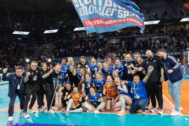 SC Potsdam Allianz MTV Stuttgart, DVV Womens Cup Final 2024 Stuttgart players and coaches celebrate after winning the DVV Cup Womens DVV Cup Final 2024 between SC Potsdam and Allianz MTV Stuttgart on March 3, 2024 at the SAP Arena in Mannheim , Mannheim Hessen Germany SAP Arena
