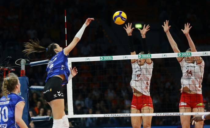Mannheim , DVV Womens Cup Final , SC Potsdam vs Allianz MTV Stuttgart , left Maria Segura Palleres Stgt