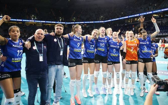 Mannheim , DVV Womens Cup Final , SC Potsdam vs Allianz MTV Stuttgart , Jubel Stuttgart