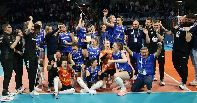 Mannheim , DVV Womens Cup Final , SC Potsdam vs Allianz MTV Stuttgart , Jubel Stuttgart
