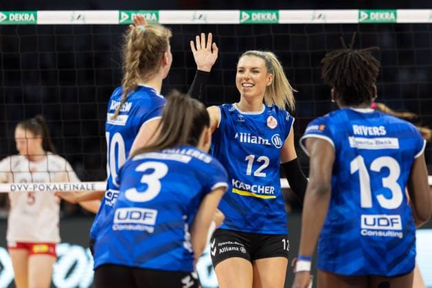 SC Potsdam Allianz MTV Stuttgart, DVV Womens Cup Final 2024 Britt Bongaerts Allianz MTV Stuttgart Women, 12 and her teammates are happy about winning a point DVV Womens Cup Final 2024 between SC Potsdam and Allianz MTV Stuttgart on March 3, 2024 at the SAP Arena in Mannheim , Mannheim Hessen Germany SAP Arena