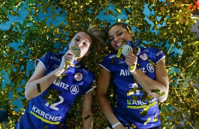 Mannheim , DVV Womens Cup Final , SC Potsdam vs Allianz MTV Stuttgart , Stuttgart cheering , from left Britt Bongaerts Alexis Hart
