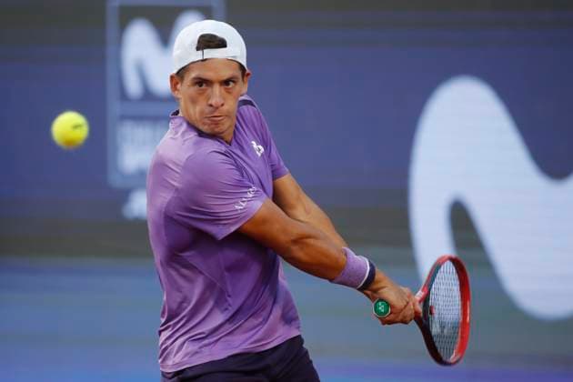 Tenis, Alejandro Tabilo vs Sebastian Baez El tenista Sebastian Baez de Argentina regresa la bola de Alejandro Tabilo de Chile por la ifinal del ATP, Tennis Herren 250 de Santiago 2024 en el Club San Carlos de Apoquindo en Santiago, Chile. 03 3 2024 Felipe Zanca Photosport Tennis, Alejandro Tabilo vs Sebastian Baez The tennis player Sebastian Baez of Argentina return the ball of against of Alejandro Tabilo of Chile in the match for the final ATP 250 Santiago 2024 at the Club San Carlos de Apoquindo in Santiago, Chile. 03 3 2024 Felipe Zanca Photosport Alejandro Tabilo vs Sebastian Baez, ATP 250 Santiago 2024
