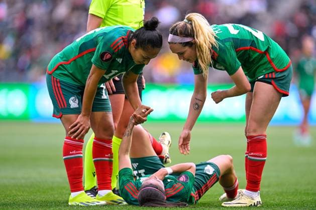 RECORD DATE NOT STATED Concacaf W Gold Cup 2024 Mexico vs Paraguay Maria Mauleon, Lizbeth oval, Mayra Pelayo of Mexico during the Quarter-finals match between Mexico and Paraguay as part of the Concacaf Womens Gold Cup 2024, at BMO Stadium on March 03, 2024 in Los Angeles, California, United States. LOS ANGELES CALIFORNIA UNITED STATES  Copyright: xJorgexMartinezx 20240303181619_CWGC_2024_CF_MEX_PAR_OVALLE256