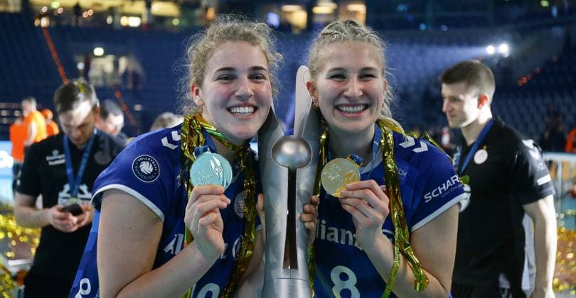 Mannheim , DVV Womens Cup Final , SC Potsdam vs Allianz MTV Stuttgart , from left Jolien Knollema Monique Strubbe Stgt