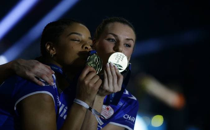 Mannheim , DVV Womens Cup Final , SC Potsdam vs Allianz MTV Stuttgart , from left Alexis Hart Britt Bongaerts Stgt