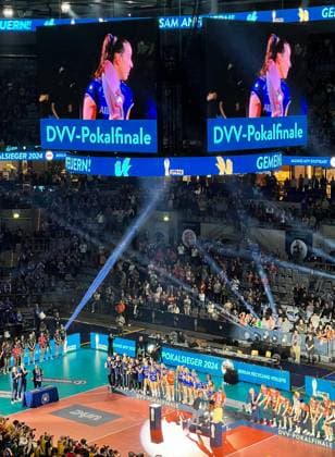 Mannheim , DVV Womens Cup Final , SC Potsdam vs Allianz MTV Stuttgart , Overview SAP Arena at the award ceremony