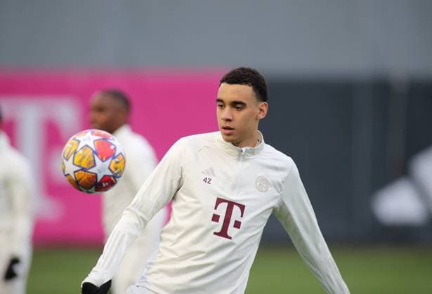 Munich, Germany 04 March 2024 Football, Men, Season 2023 2024, FC Bayern Munich, Säbener Strasse, Training ground, Final training, Champions League Jamal Musiala FC Bayern Munich with a view of the ball
