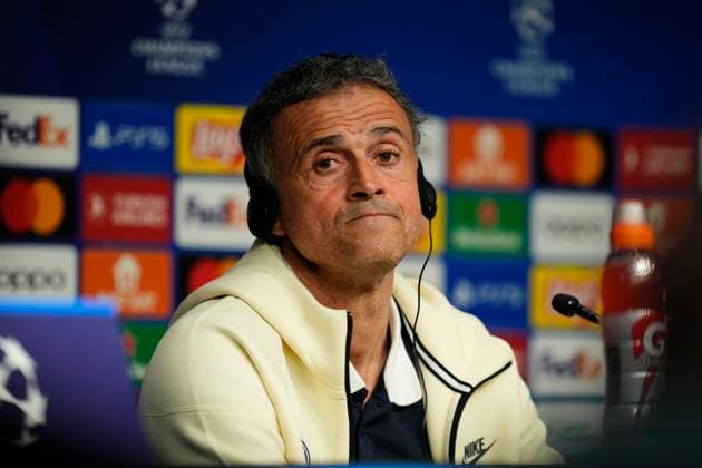 Sport Bilder des Tages Paris Saint-Germain Training Session And press conference, PK, Pressekonferenz - UEFA Champions League 2023 24 Paris Saint-Germain s Spanish head coach Luis Enrique gives a press conference on the eve of their UEFA Champions League last 16 second leg football match against Real Sociedad at the Reale Arena stadium in San Sebastian on March 4, 2024 Bilbao Spain  Copyright: xJosexBretonx originalFilename:breton-parissai240304_npumR.jpg