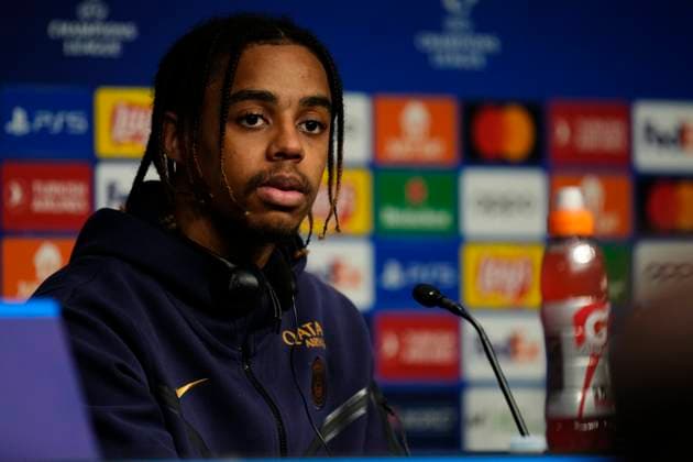 Paris Saint-Germain Training Session And press conference, PK, Pressekonferenz - UEFA Champions League 2023 24 Bradley Barcola Right Winger of PSG and France gives a press conference on the eve of their UEFA Champions League last 16 second leg football match against Real Sociedad at the Reale Arena stadium in San Sebastian on March 4, 2024 Bilbao Spain  Copyright: xJosexBretonx originalFilename:breton-parissai240304_npMlU.jpg