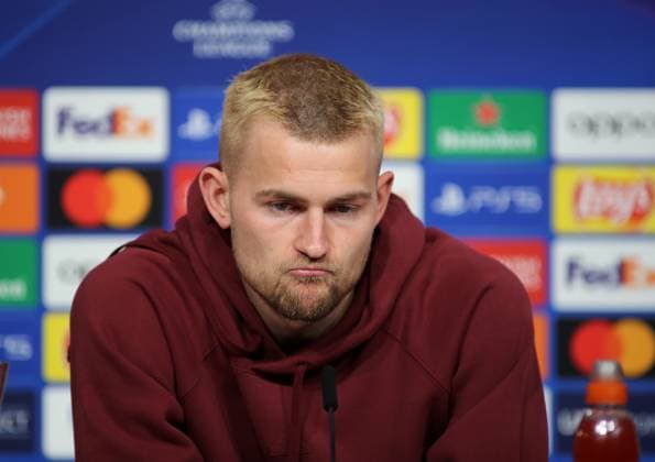 Munich, Germany 04 March 2024 Football, Men, Bundesliga, Season 2023 2024, FC Bayern Munich, Press conference Here in the picture Matthijs de Ligt FC Bayern Munich at the press conference, superior, lips, facial expressions, facial expression