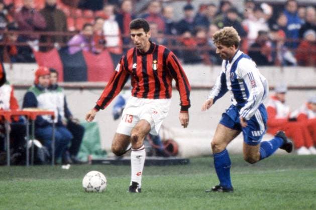 MAURO TASSOTTI, Milan, Champions League, 1993-94, Milan vs Porto 3-0, 01-12-1993, Azione, Action, Contrasto CHAMPIONS LEAGUE 1993-94 MILAN-PORTO 3-0