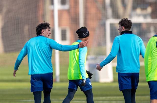 Soccer, Men, Season 2023 2024, 1 Bundesliga, Hertha BSC, Training, f l Fabian Reese Hertha BSC and Pascal Klemens Hertha BSC have a short verbal clash, 05 03 2024, Copyright: xSebastianxRäppold MatthiasxKochx