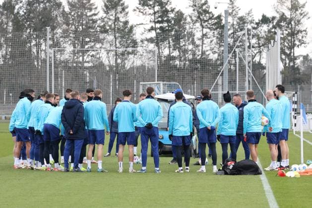 DEU, DFL, 2 FBL Hertha BSC, Training, 05 03 2024, Sportforum, Berlin, DEU, DFL, 2 FBL Hertha BSC, Training, im Bild Hertha Spielerkreis, Cheftrainer Pal Dardai Hertha BSC Berlin DFL regulations prohibit any use of Photographs as image sequences and or quasi video Foto Juergen Engler nordphoto GmbH nordphotoxGmbHx xEngler nph00076