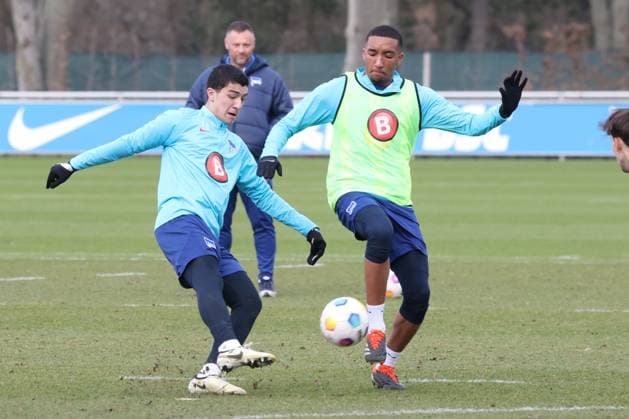 DEU, DFL, 2 FBL Hertha BSC, Training, 05 03 2024, Sportforum, Berlin, DEU, DFL, 2 FBL Hertha BSC, Training, im Bild Ibrahim Maza Hertha BSC Berlin 30 , Bradley Ibrahim Hertha BSC Berlin 23 DFL regulations prohibit any use of Photographs as image sequences and or quasi video Foto Juergen Engler nordphoto GmbH nordphotoxGmbHx xEngler nph00076