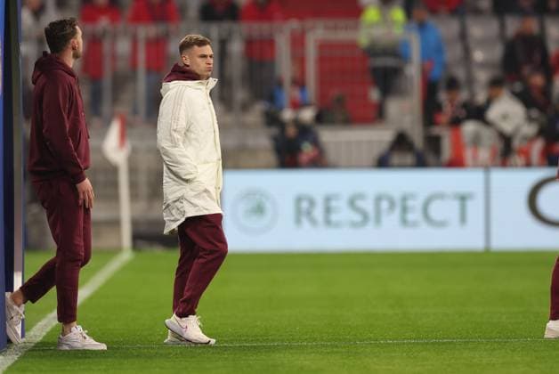 Joshua Kimmich 6 FC Bayern Muenchen at the pitch inspection, FC Bayern Muenchen vs S S Lazio Rome, Champions League, Football, Round of 16, second leg, 05 03 2024 Muenchen Bayern Germany Copyright: xkolbert-press ChristianxKolbertx