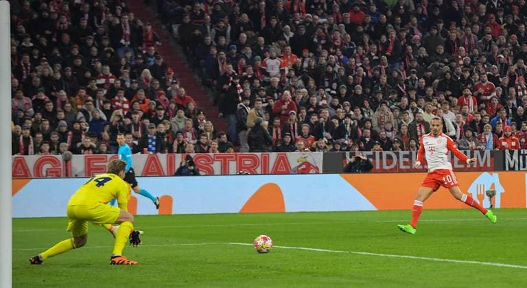 05 03 2024, xemx, Football UEFA Champions League 1 8 Final, FC Bayern Muenchen Lazio Rom emspor, v l Ivan Provedel Lazio Rom , Leroy Sane FC Bayern Muenchen with shot on goal DFL DFB REGULATIONS PROHIBIT ANY USE OF PHOTOGRAPHS as IMAGE SEQUENCES and or QUASI VIDEO Muenchen