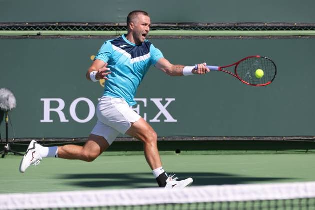 INDIAN WELLS, CA - MARCH 05: Liam Broady (GBR) hits a forehand during the qualifying round for the BNP Paribas Open on March 5, 2024 at Indian Wells Tennis Garden in Indian Wells. CA. (Photo by George Walker Icon Sportswire) TENNIS: MAR 05 BNP Paribas Open EDITORIAL USE ONLY Icon240305014