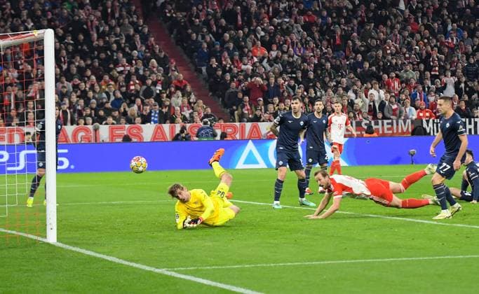 05 03 2024, xemx, Football UEFA Champions League 1 8 Final, FC Bayern Muenchen Lazio Rom emspor, v l Harry Kane FC Bayern Muenchen Goal scored, erziehlt das Tor zum 1 0 DFL DFB REGULATIONS PROHIBIT ANY USE OF PHOTOGRAPHS as IMAGE SEQUENCES and or QUASI VIDEO Muenchen