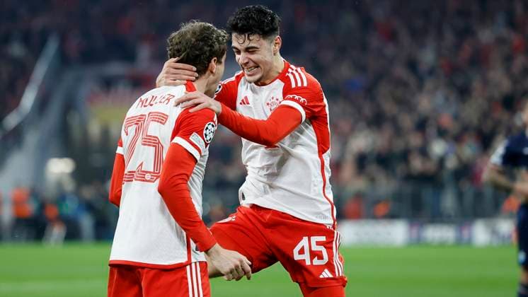 Picture from left Thomas Mueller FC Bayern Muenchen, 25 and Aleksandar Pavlovic FC Bayern Muenchen, 45 cheering after the goal to 1 0, cheering, jubilant, cheering, emotions 05 03 2024, Football, Champions League, Round of 16, Bayern Muenchen Lazio Rome, GER, Muenchen, Allianz Arena, DFL REGULATIONS PROHIBIT ANY USE OF PHOTOGRAPHS AS IMAGE SEQUENCES AND OR QUASI VIDEO Copyright: HMBxMedia xHeikoxBecker