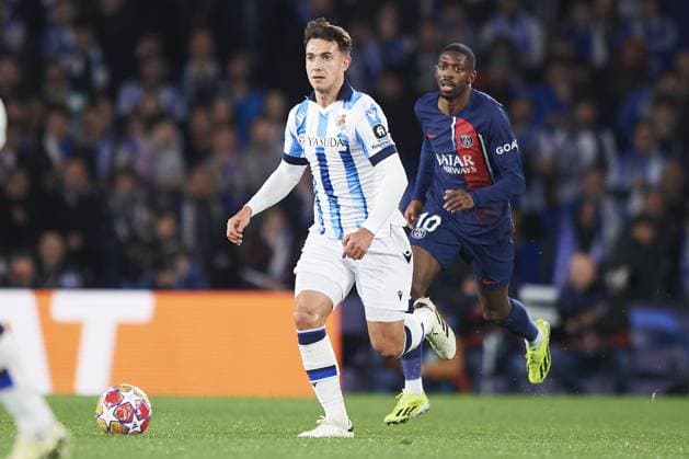 Martin Zubimendi of Real Sociedad runs with the ball during the UEFA Champions League match between Real Sociedad v Paris Saint Germain at Reale Arena on March 5, 2024 in San Sebastian (Photo by: LGM) FOOTBALL : Real Sociedad vs Paris Saint Germain - UEFA Ligue des Champions - 05 03 2024 LGM Panoramic 