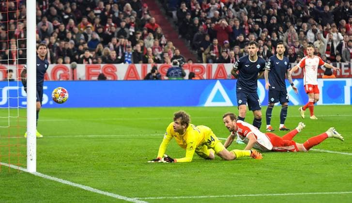 05 03 2024, xemx, Football UEFA Champions League 1 8 Final, FC Bayern Muenchen Lazio Rom emspor, v l Harry Kane FC Bayern Muenchen Goal scored, erziehlt das Tor zum 1 0 DFL DFB REGULATIONS PROHIBIT ANY USE OF PHOTOGRAPHS as IMAGE SEQUENCES and or QUASI VIDEO Muenchen