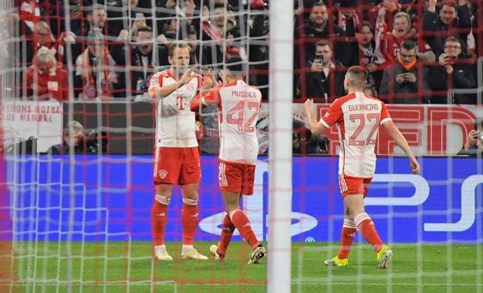 05 03 2024, xemx, Football UEFA Champions League 1 8 Final, FC Bayern Muenchen Lazio Rom emspor, v l Harry Kane FC Bayern Muenchen Jubel, Torjubel, celebrate the goal, jubiliert über das Tor zum 1 0 DFL DFB REGULATIONS PROHIBIT ANY USE OF PHOTOGRAPHS as IMAGE SEQUENCES and or QUASI VIDEO Muenchen
