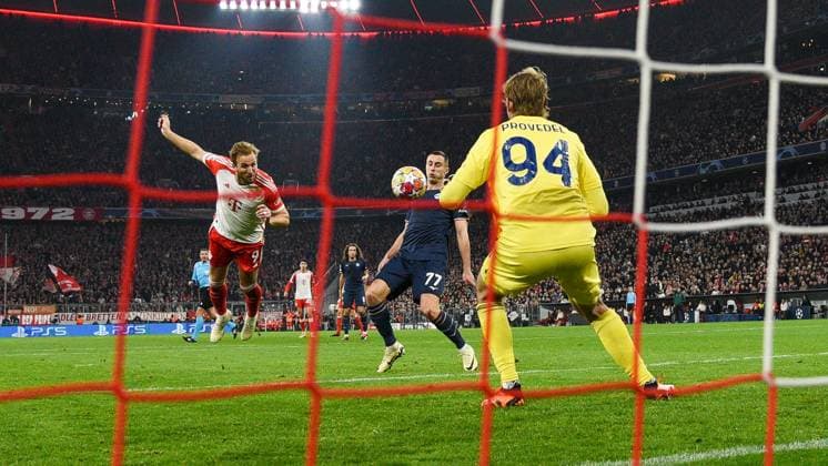 05 03 2024, xemx, Football UEFA Champions League 1 8 Final, FC Bayern Muenchen Lazio Rom emspor, v l Harry Kane FC Bayern Muenchen Goal scored, erziehlt das Tor zum 1 0 DFL DFB REGULATIONS PROHIBIT ANY USE OF PHOTOGRAPHS as IMAGE SEQUENCES and or QUASI VIDEO Muenchen
