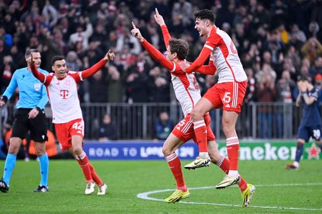 MUELLER Thomas Team FC Bayern Muenchen cheers with PAVLOVIC Aleksandar and MUSIALA Jamal after his goal for 2 0 UEFA Championsleague season 2023 2024 Round of 16 match FC Bayern Muenchen Lazio Rome on 05 03 2024 in Muenchen DFL REGULATIONS PROHIBIT ANY USE OF PHOTOGRAPHS as IMAGE SEQUENCES and or QUASI VIDEO Copyright: xJerryxAndrex