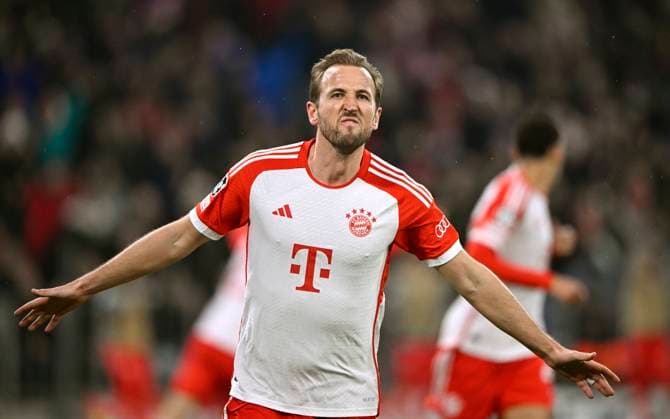 GOAL to 3 0 Harry Kane FC Bayern Muenchen FCB 09 Goal celebration FC Bayern Muenchen FCB vs Lazio Rome Round of 16 second leg 05 03 2024 DFL REGULATIONS PROHIBIT ANY USE OF PHOTOGRAPHS AS IMAGE SEQUENCES AND OR QUASI VIDEO FC Bayern Muenchen FCB vs Lazio Rome