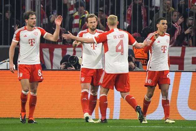 05 03 2024, xemx, Football UEFA Champions League 1 8 Final, FC Bayern Muenchen Lazio Rom emspor, v l Harry Kane FC Bayern Muenchen Jubel, Torjubel, celebrate the goal, jubiliert über das Tor zum 3 0 DFL DFB REGULATIONS PROHIBIT ANY USE OF PHOTOGRAPHS as IMAGE SEQUENCES and or QUASI VIDEO Muenchen