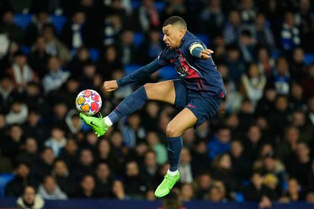 Real Sociedad v Paris Saint-Germain: Round of 16 Second Leg - UEFA Champions League 2023 24 Kylian Mbappe Centre-Forward of PSG and France controls the ball during the UEFA Champions League 2023 24 round of 16 second leg match between Real Sociedad and Paris Saint-Germain at Reale Arena on March 5, 2024 in San Sebastian, Spain. San Sebastian Spain  Copyright: xJosexBretonx originalFilename:breton-realsoci240305_npewP.jpg