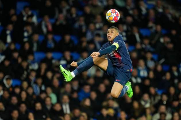 Bilder des Jahres 2024, Sport 03 März Sport Themen der Woche KW10 Sport Bilder des Tages Real Sociedad v Paris Saint-Germain: Round of 16 Second Leg - UEFA Champions League 2023 24 Kylian Mbappe Centre-Forward of PSG and France controls the ball during the UEFA Champions League 2023 24 round of 16 second leg match between Real Sociedad and Paris Saint-Germain at Reale Arena on March 5, 2024 in San Sebastian, Spain. San Sebastian Spain  Copyright: xJosexBretonx originalFilename:breton-realsoci240305_npQO1.jpg