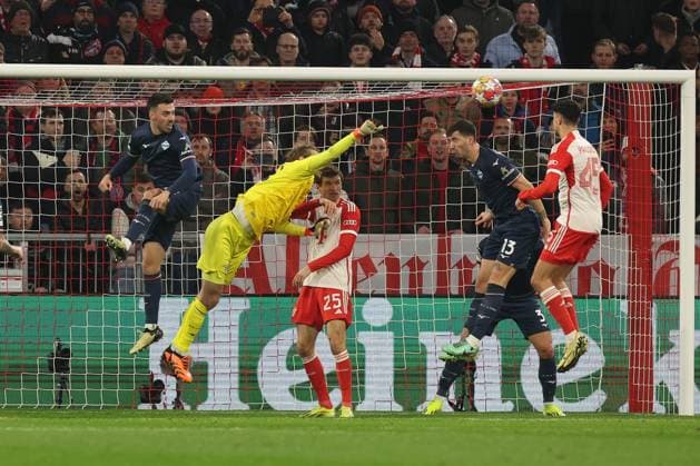 in duel, action, with Ivan Provedel 94 Lazio Rome , Thomas Mueller 25 FC Bayern Muenchen , FC Bayern Muenchen vs S S Lazio Rome, Champions League, Football, Round of 16, second leg, 05 03 2024 Muenchen Bayern Germany Copyright: xkolbert-press ChristianxKolbertx