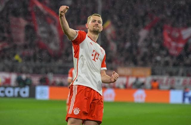 05 03 2024, xemx, football UEFA Champions League 1 8 final, FC Bayern Muenchen Lazio Rom emspor, v l team, players, celebrate at the end of the match Matthijs de Ligt FC Bayern Muenchen DFL DFB REGULATIONS PROHIBIT ANY USE OF PHOTOGRAPHS as IMAGE SEQUENCES and or QUASI VIDEO Muenchen