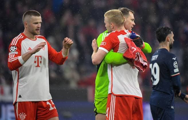 05 03 2024, xemx, Football UEFA Champions League 1 8 Final, FC Bayern Muenchen Lazio Rom emspor, v l team, players, celebrate at the end of the match DFL DFB REGULATIONS PROHIBIT ANY USE OF PHOTOGRAPHS as IMAGE SEQUENCES and or QUASI VIDEO Muenchen