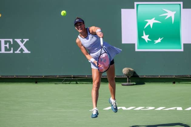 INDIAN WELLS, CA - MARCH 05: Bernarda Pera (USA) serves during the qualifying round for the BNP Paribas Open on March 5, 2024 at Indian Wells Tennis Garden in Indian Wells. CA. (Photo by George Walker Icon Sportswire) TENNIS: MAR 05 BNP Paribas Open EDITORIAL USE ONLY Icon240305045
