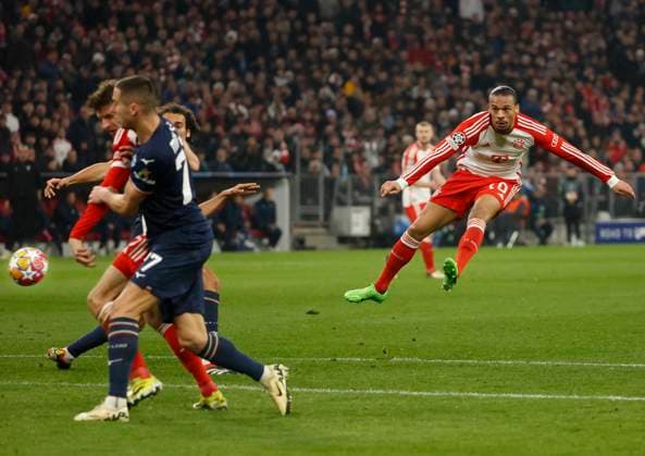 05 03 2024, Champions League, FC Bayern Muenchen vs Lazio Rome, Allianz Arena Muenchen, in the picture Thomas Mueller FC Bayern Muenchen , Adam Marusic Lazio Rome , Matteo Guendouzi Lazio Rome , and Leroy Sane FC Bayern Muenchen