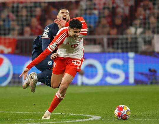 05 03 2024, Champions League, FC Bayern Muenchen vs Lazio Rome, Allianz Arena Muenchen, in the picture Taty Castellanos Lazio Rome vs Aleksandar Pavlovic FC Bayern Muenchen