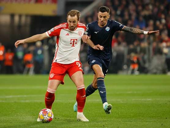 05 03 2024, Champions League, FC Bayern Muenchen vs Lazio Rome, Allianz Arena Muenchen, in the picture Harry Kane FC Bayern Muenchen vs Matias Vecino Lazio Rome