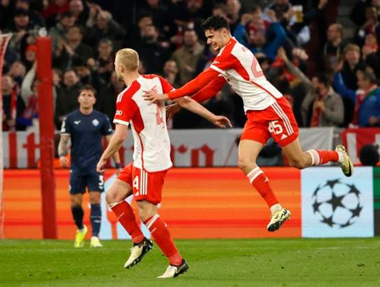 05 03 2024, Champions League, FC Bayern Muenchen vs Lazio Rome, Allianz Arena Muenchen, in the picture 2 0 cheering Matthijs de Ligt FC Bayern Muenchen and Aleksandar Pavlovic FC Bayern Muenchen