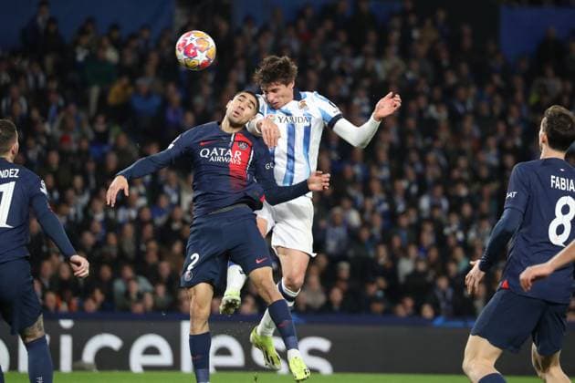 Spain - Real Sociedad vs Paris Saint-Germain - 05 03 2024 SPAIN, SAN SEBASTIAN, MARCH 05. Robin Le Normand of Real Sociedad and Achraf Hakimi of Paris SG during the UEFA Champions League match round of 16 second leg match between Real Sociedad and Paris Saint-Germain, on March 05, 2024 at Reale Arena in San Sebastian, Spain. Photo by Manuel Blondeau AOP.Press San Sebastian Reale Arena Spain Copyright: x ManuelxBlondeau AOP.Pressx AOP20240305 0052