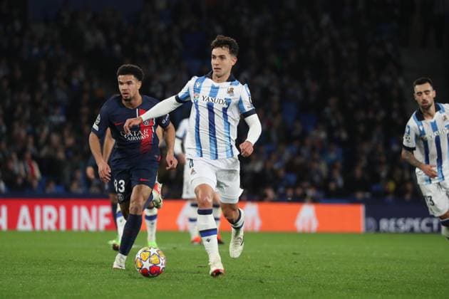 Spain - Real Sociedad vs Paris Saint-Germain - 05 03 2024 SPAIN, SAN SEBASTIAN, MARCH 05. Martin Zubimendi of Real Sociedad during the UEFA Champions League match round of 16 second leg match between Real Sociedad and Paris Saint-Germain, on March 05, 2024 at Reale Arena in San Sebastian, Spain. Photo by Manuel Blondeau AOP.Press San Sebastian Reale Arena Spain Copyright: x ManuelxBlondeau AOP.Pressx AOP20240305 0084
