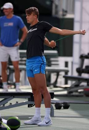 Holger Rune stretches during warm up BNP Paribas Open, Tennis, Qualifying, Indian Wells Tennis Garden, California, USA - 05 Mar 2024  Copyright: xEllaxLing Shutterstockx 14374801cl