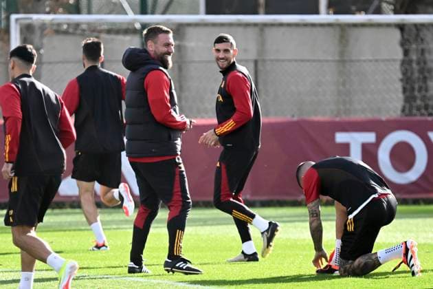 Daniele De Rossi coach of AS Roma, Lorenzo Pellegrini and Gianluca Mancini during the team training the day before the Europa League football match between AS Roma and Brighton & Hove Albion FC at Fulvio Bernardini center in Rome (Italy), March 6th, 2024. andreaxstaccioli