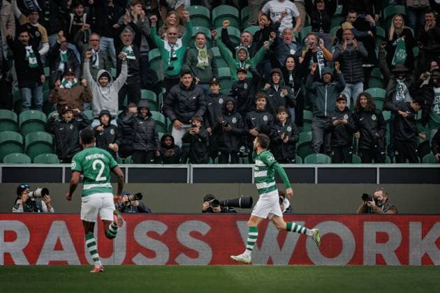 Paulinho celebrates after scoring goal during UEFA Europa League 23 24 game between Sporting CP e Atalanta BC at Estadio Jose Alvalade, Lisbon, Portugal. (Maciej Rogowski) Lisbon Estadio Jose Alvalade Portugal Copyright: xMaciejxRogowskix scpabc-13