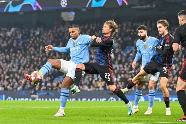 UEFA Champions League Manchester City v F.C. Copenhagen Manuel Akanji of Manchester City scores to make it 1-0 during the UEFA Champions League match Manchester City vs F.C. Copenhagen at Etihad Stadium, Manchester, United Kingdom, 6th March 2024 (Photo by Cody Froggatt News Images) Copyright: xCodyxFroggatt NewsxImagesx