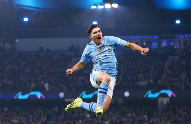 Sport Bilder des Tages Julian Ãlvarez of Manchester City celebrates scoring to make it 2-0 Manchester City v FC Copenhagen, UEFA Champions League, Round of 16, Second Leg, Football, Etihad Stadium, Manchester, UK - 06 Mar 2024 EDITORIAL USE ONLY No use with unauthorised audio, video, data, fixture lists, club league logos or live services. Online in-match use limited to 120 images, no video emulation. No use in betting, games or single club league player publications. Copyright: xMattxWest Shutterstockx 14373648z
